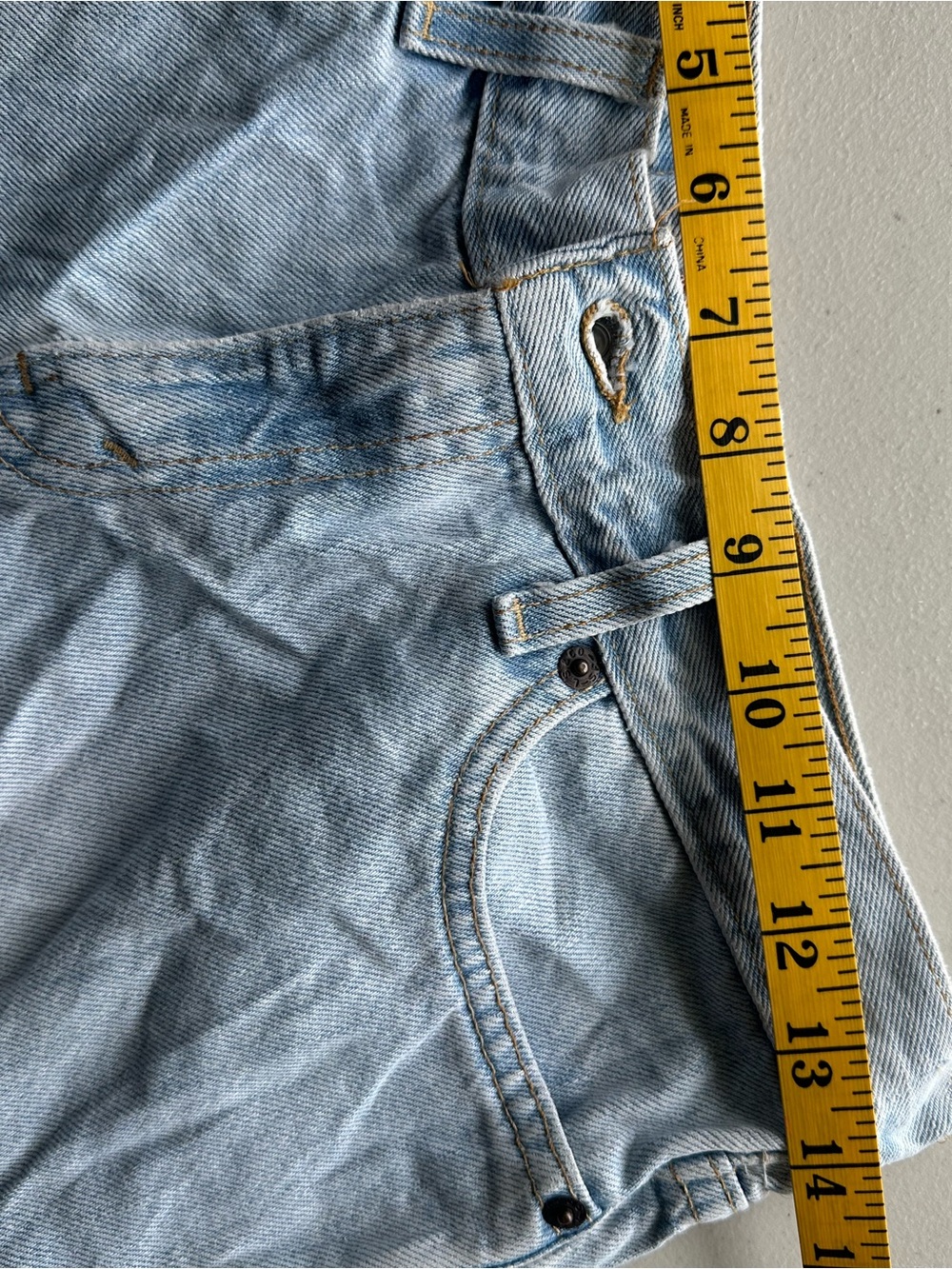 Vintage Levi’s 518 Superlow Shorts Women’s 5M Low Rise Light Wash - Picture 7 of 8